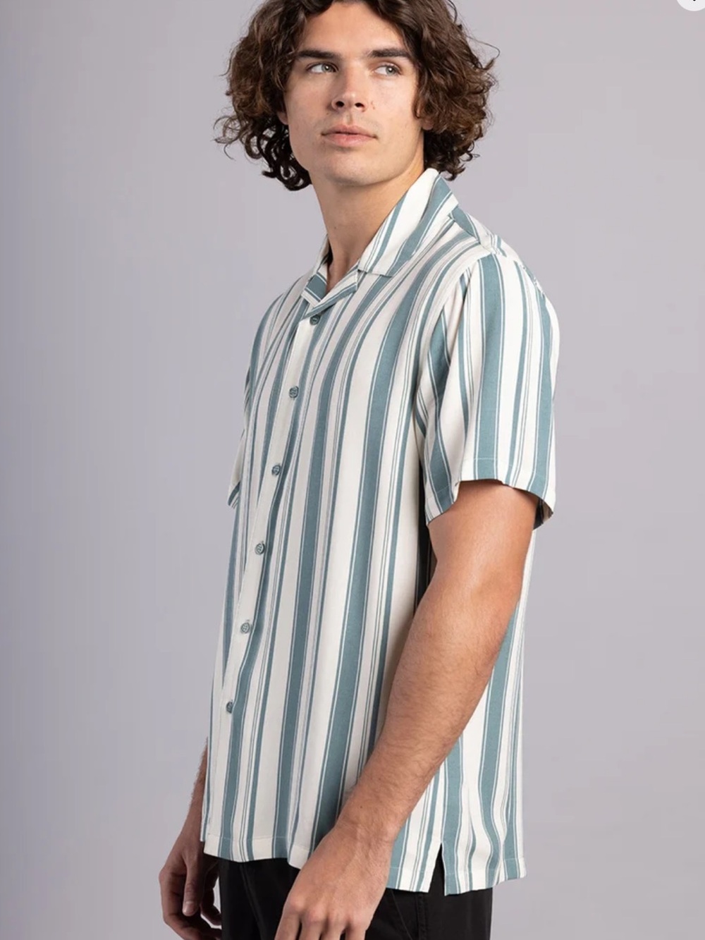 NEW RSQ Mens Simple Stripe Button Up Shirt size: XL